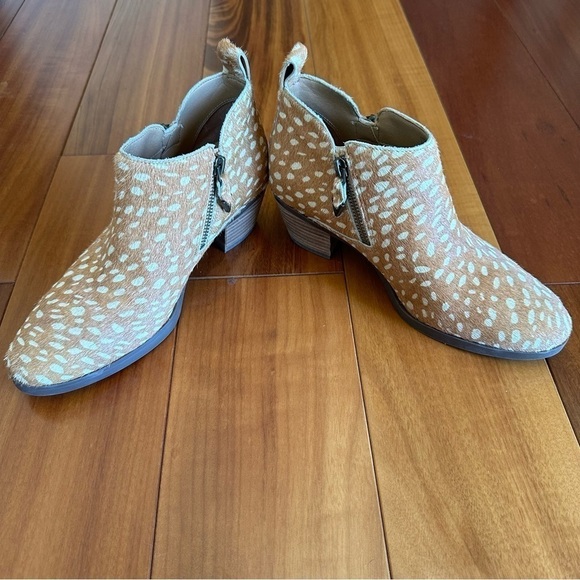 NWOT Vionic Leather or Haircalf Deer Print Real Fur Zip Ankle Boots Cecily Tan - Picture 8 of 13
